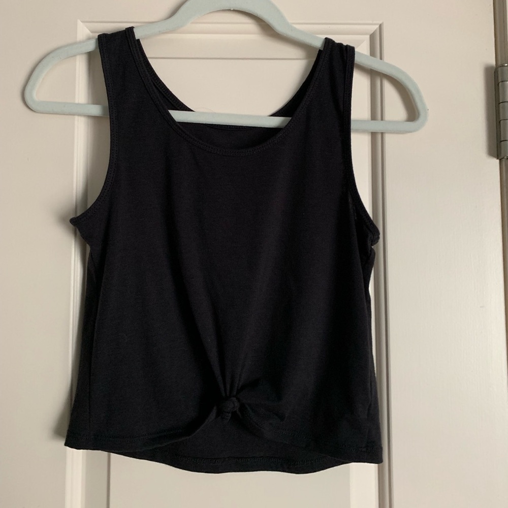 Front tie